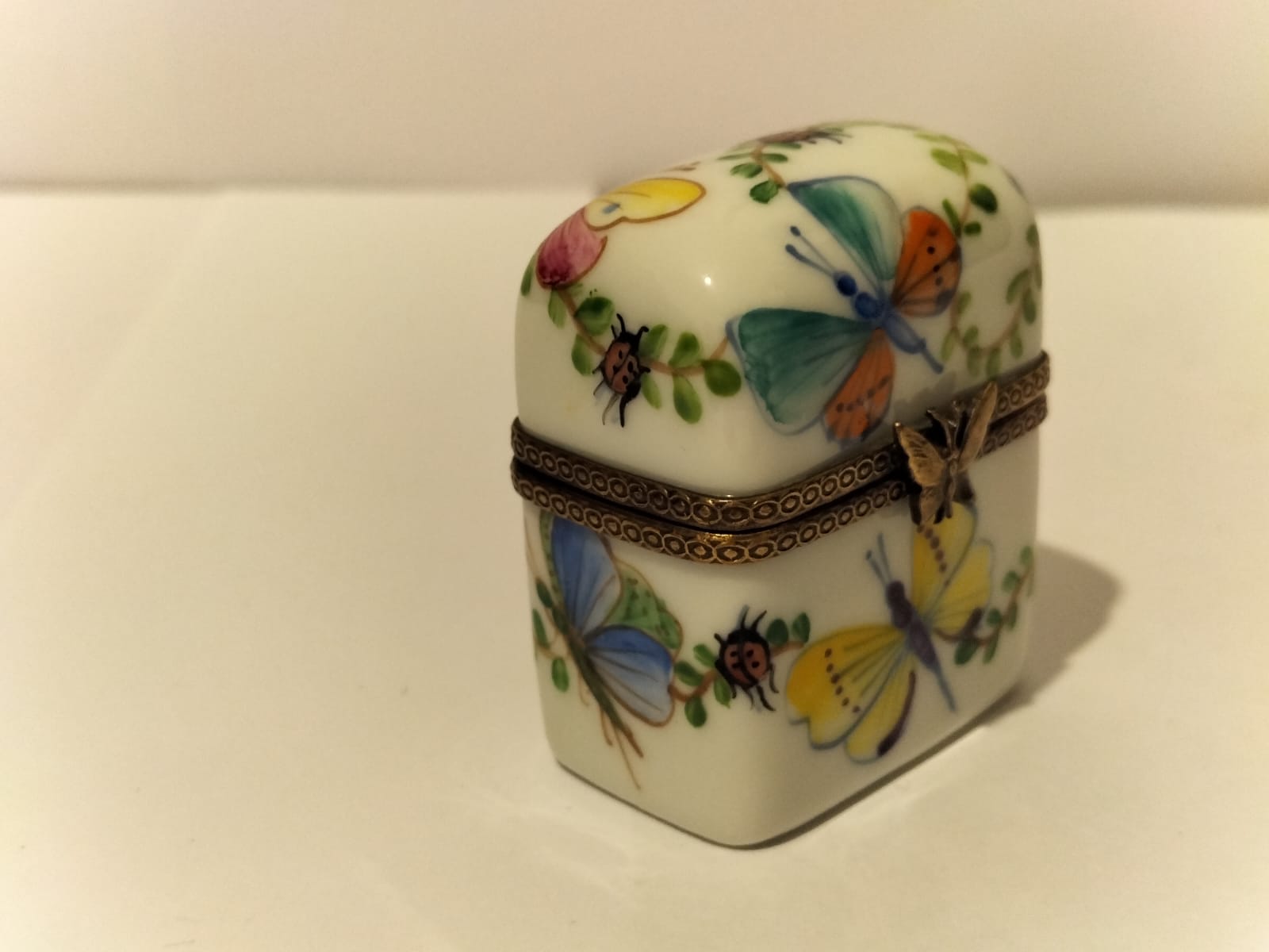 Limoges France Lidded Case with 2 French Crystal Scent Bottles HandPainted