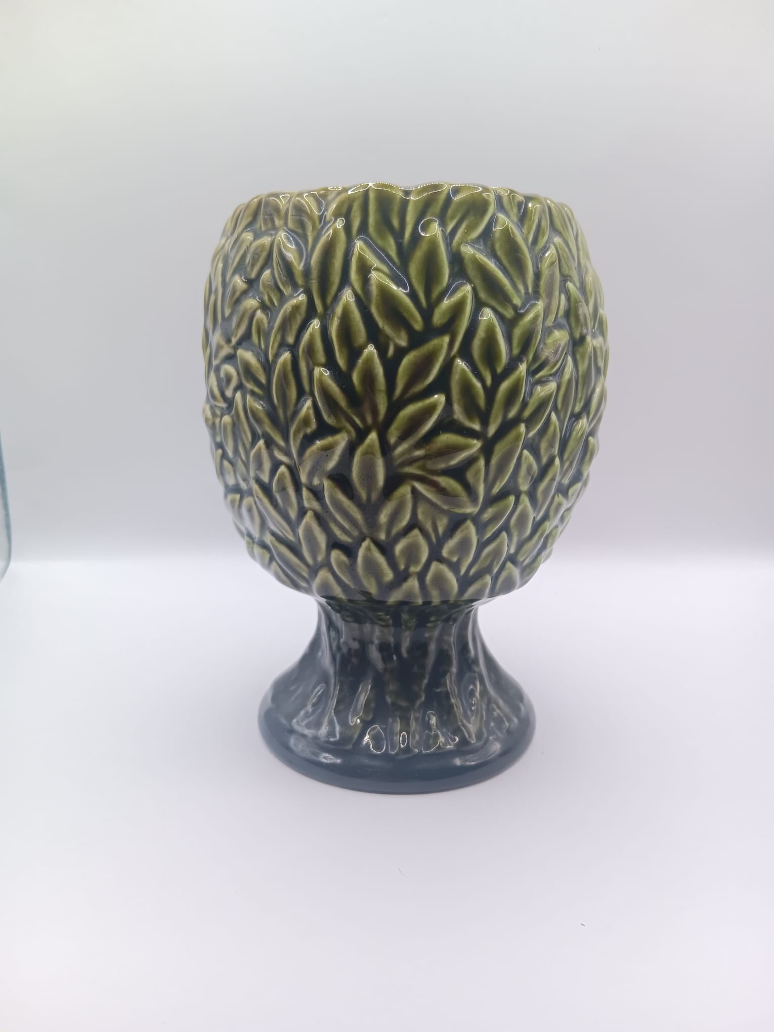 Sylvac 3845 Green Privet Pattern Goblet Vase